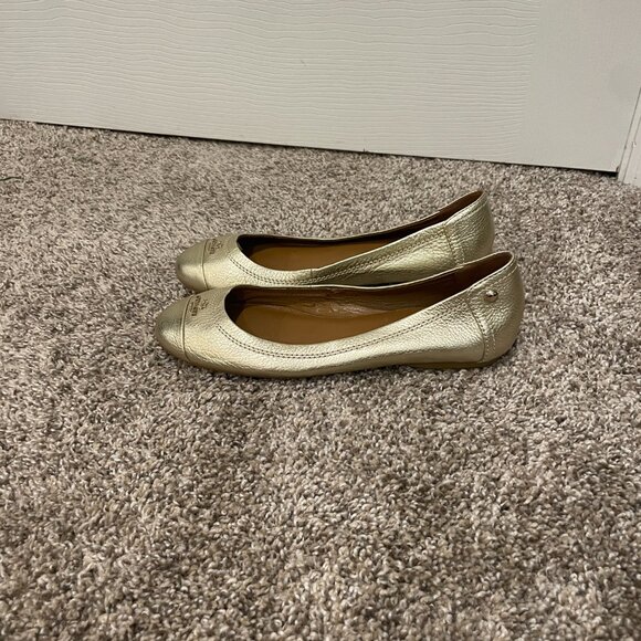 Coach Gold Chelsea Leather Cap Toe Slip On Ballet Flats Size 6 - Picture 3 of 6